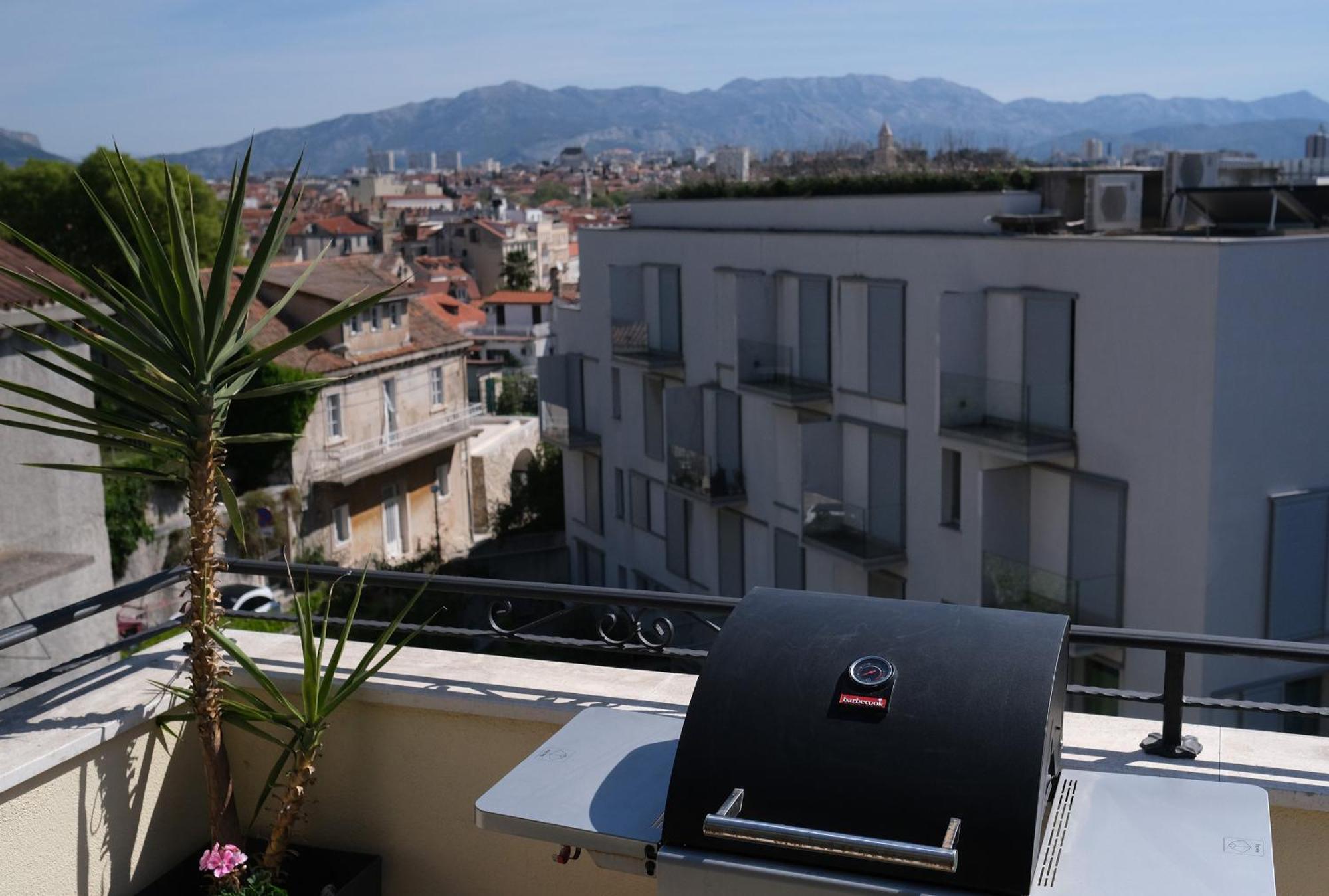 Prime Location Penthouse Apt With A Large Terrace Split Exteriér fotografie